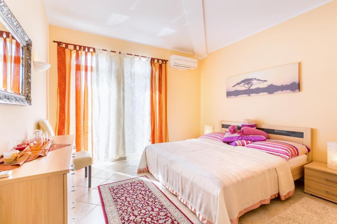 Lucie Apartment *